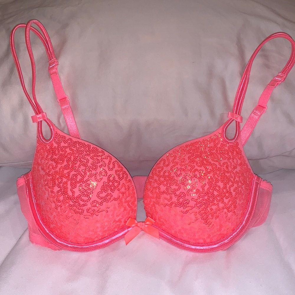 Victoria’s Secret plunge coral sequin bra
